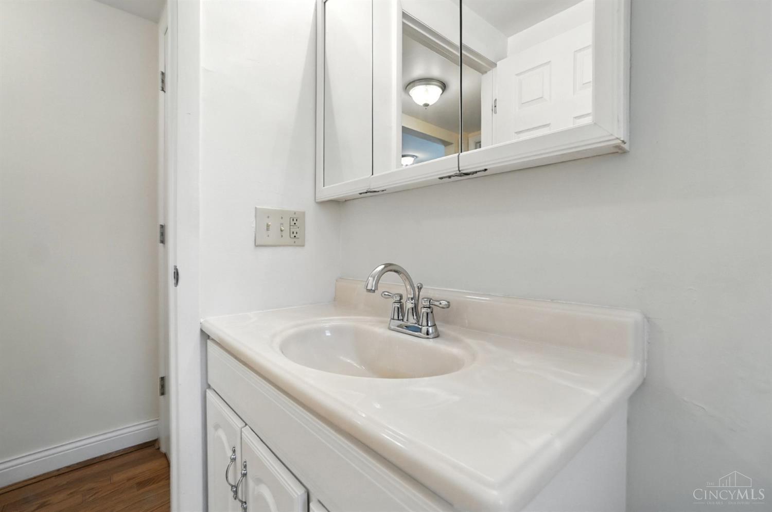 2270 Madison Road, Unit 1B Cincinnati, OH 45208 - Photo 35 of 53