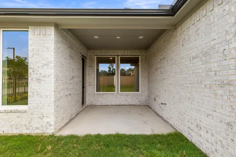 $750,000 | 8143 Fenway Hts Drive, The Woodlands, TX 77389