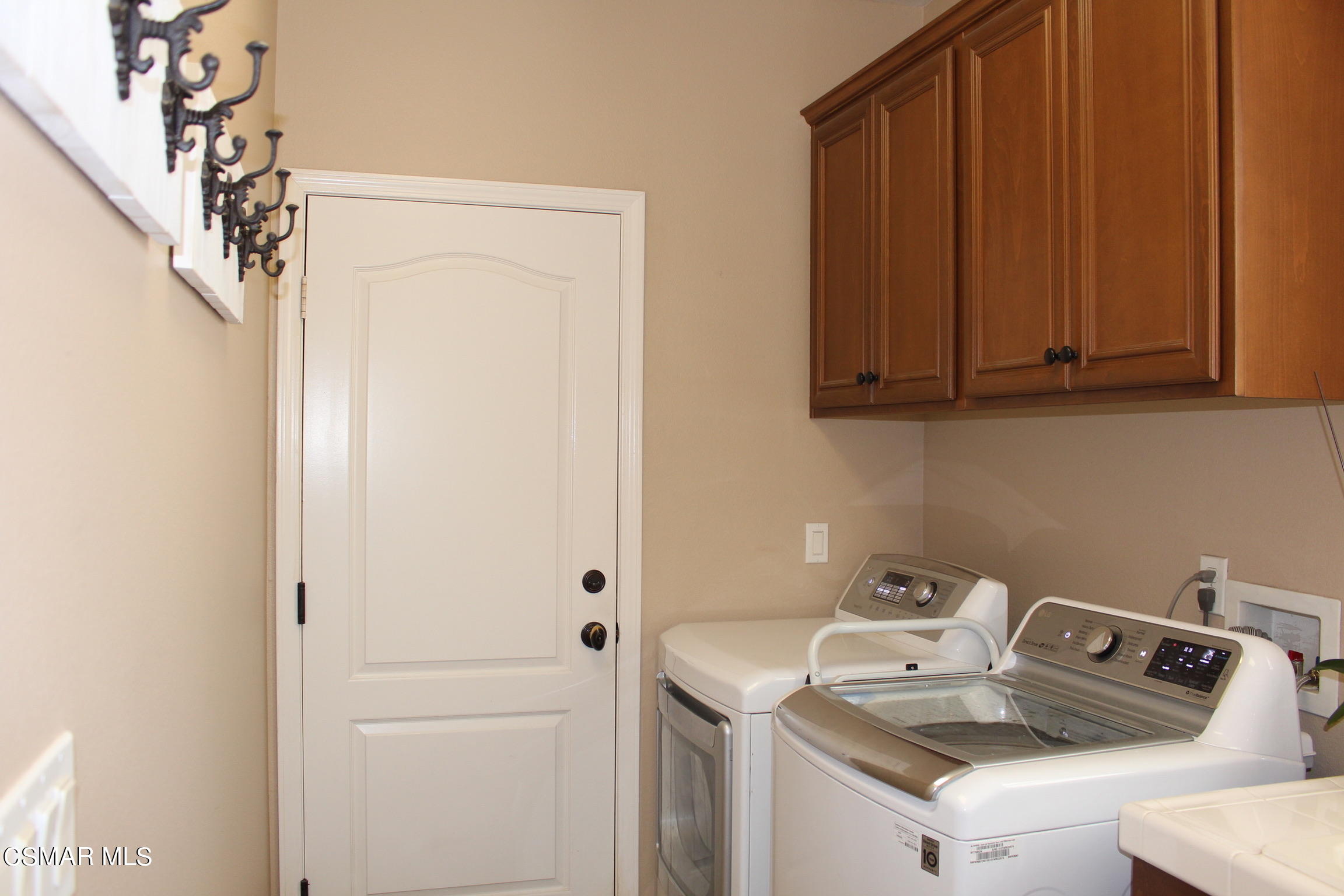 6849 Blue Ridge Way Moorpark, CA 93021 - Photo 22 of 65 IMG_6383