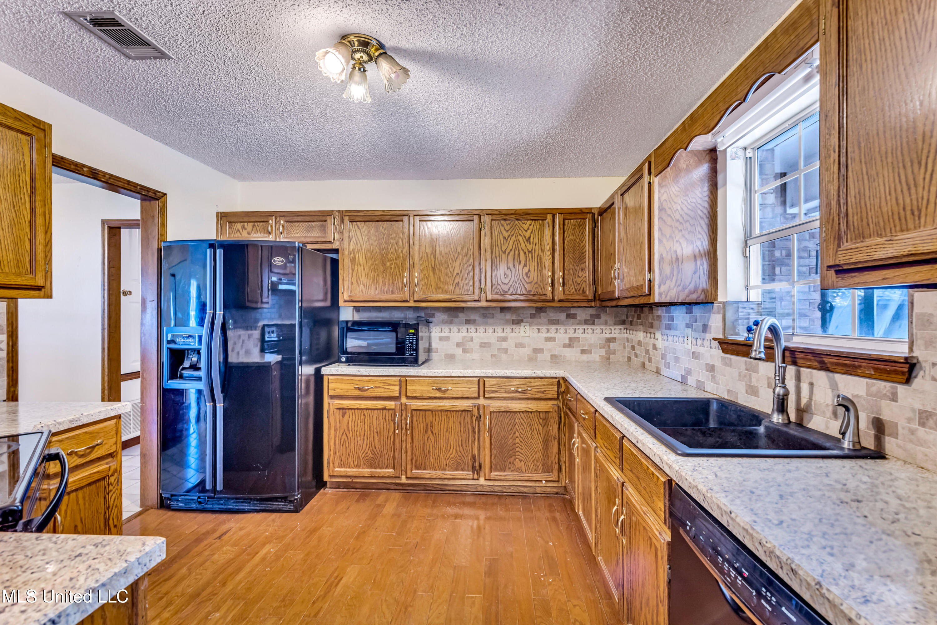 2526 Havard Road Ocean Springs, MS 39564 - Photo 13 of 31 2526HavardRd-14