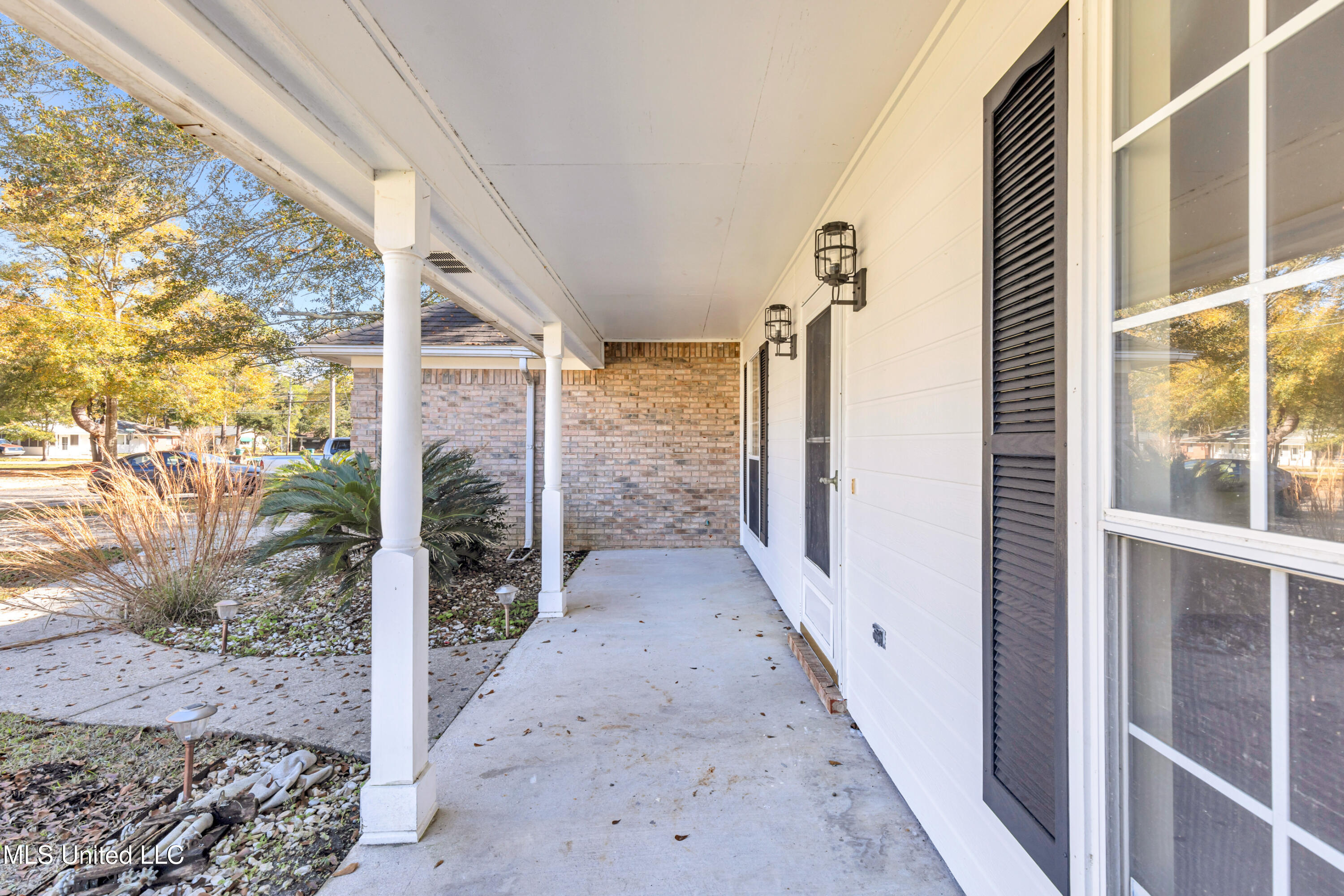 2526 Havard Road Ocean Springs, MS 39564 - Photo 3 of 31 2526HavardRd-4