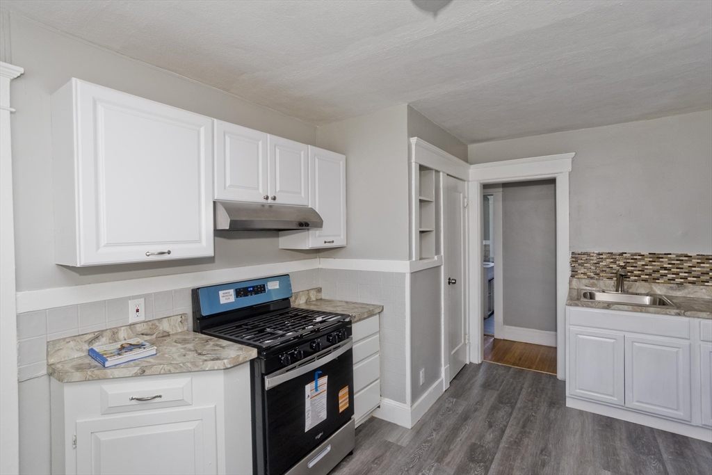 424 Carew Street Springfield, MA 01104 - Photo 8 of 10