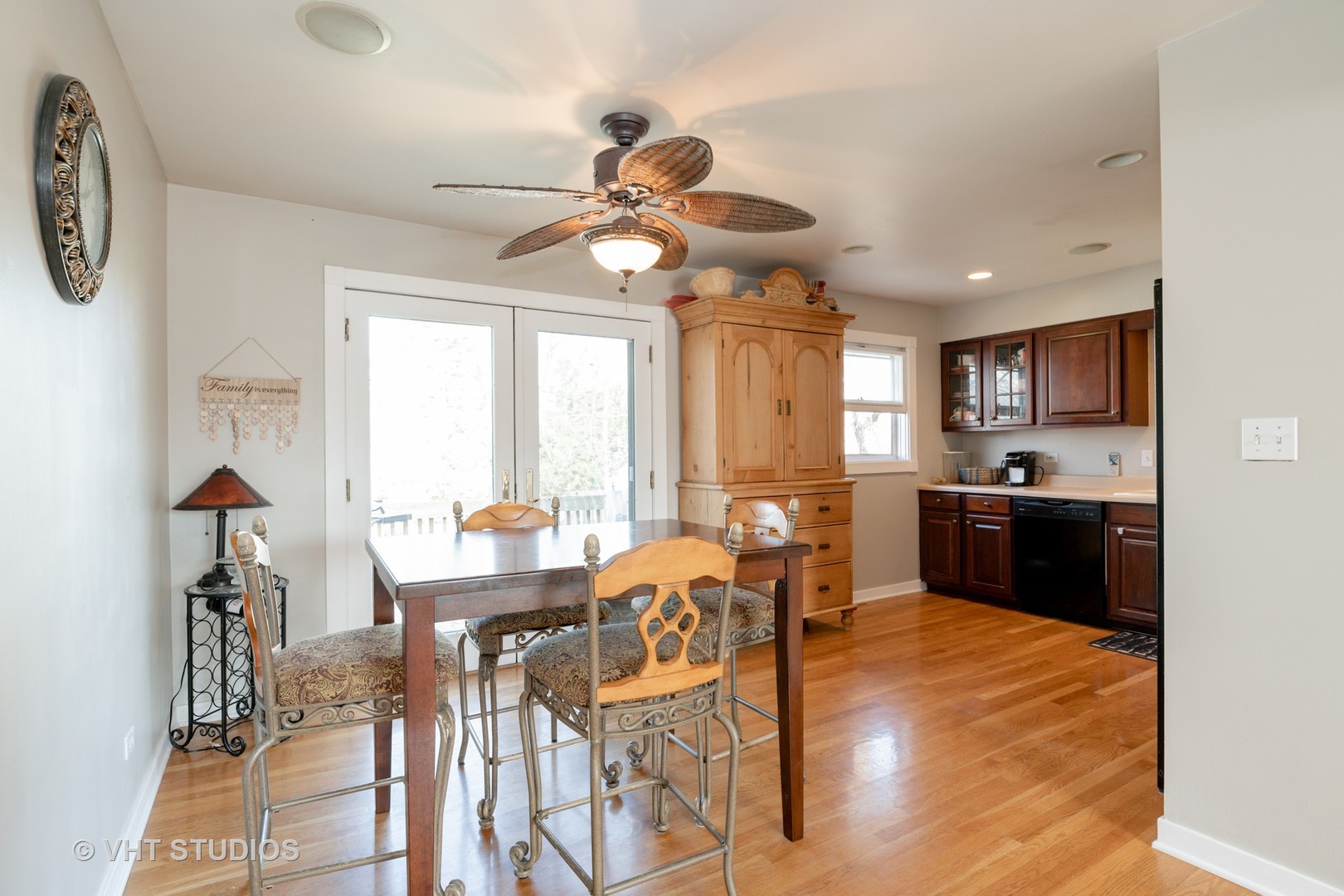 2218 Ridgeland Drive Lindenhurst, IL 60046 - Photo 3 of 14