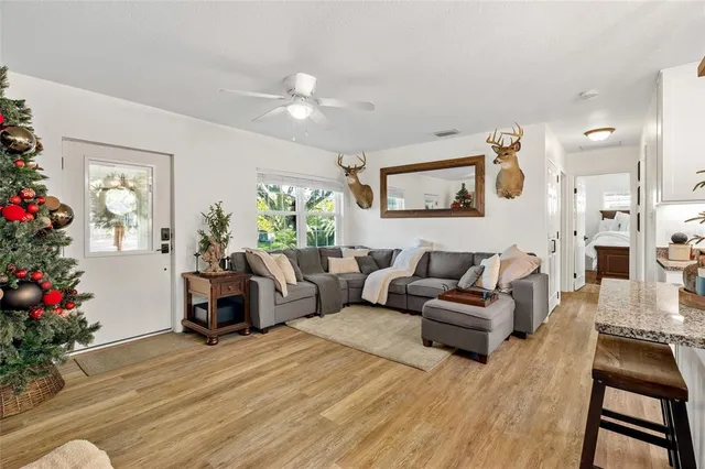 $369,500 | 1032 Willis Avenue, Sarasota, FL 34232