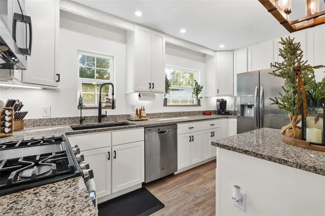 $369,500 | 1032 Willis Avenue, Sarasota, FL 34232