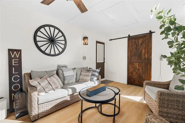 $369,500 | 1032 Willis Avenue, Sarasota, FL 34232