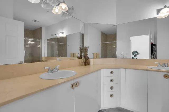 $6,000 | 806 East Windward Way, Unit 617, Lantana, FL 33462