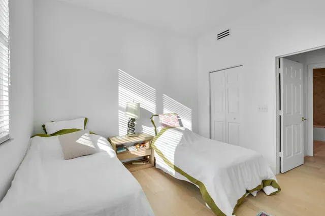 $6,000 | 806 East Windward Way, Unit 617, Lantana, FL 33462