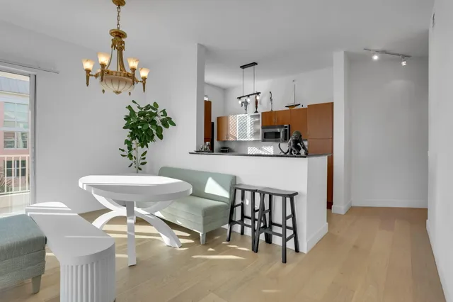 $6,000 | 806 East Windward Way, Unit 617, Lantana, FL 33462