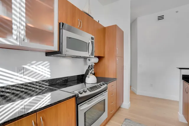 $6,000 | 806 East Windward Way, Unit 617, Lantana, FL 33462