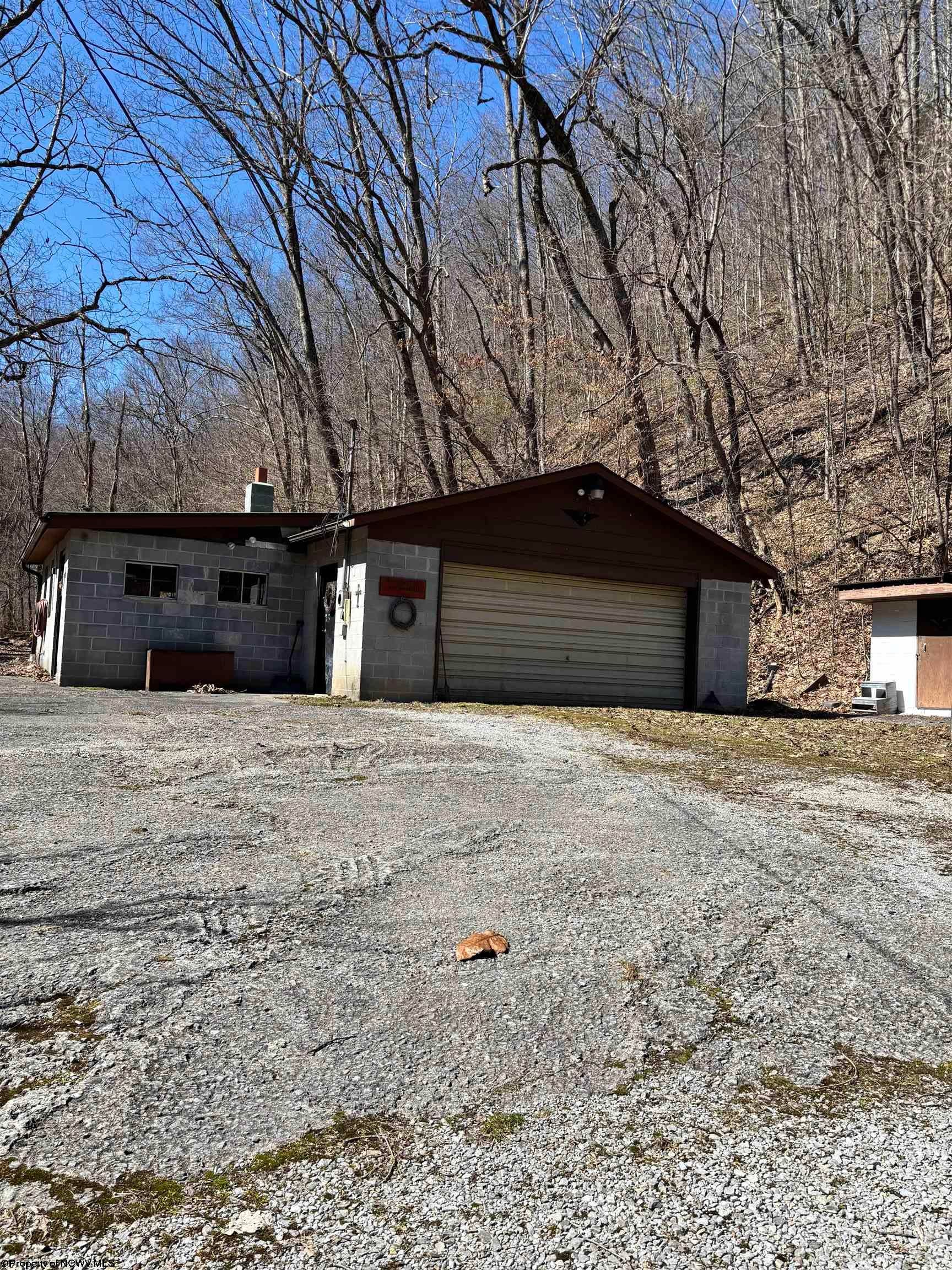 181 Co Rte 14/1 Elkins, WV 26241 - Photo 16 of 19 Gallery Image 16