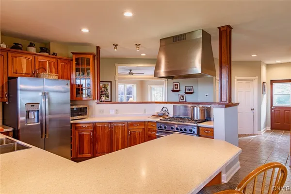 $1,075,000 | 5857 East Lake Road, Cazenovia, NY 13035