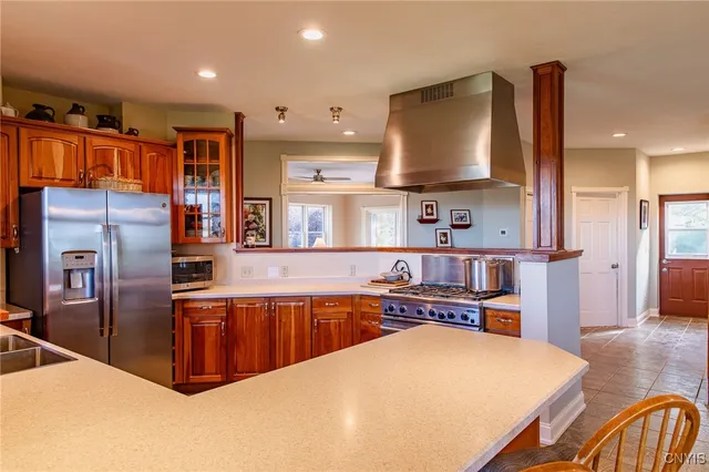 $1,075,000 | 5857 East Lake Road, Cazenovia, NY 13035