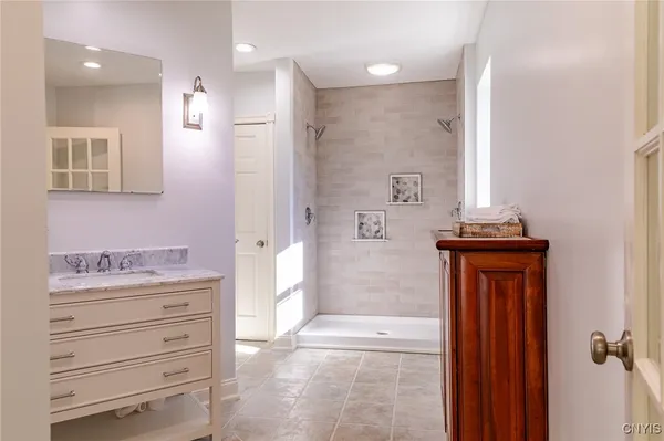 $1,075,000 | 5857 East Lake Road, Cazenovia, NY 13035