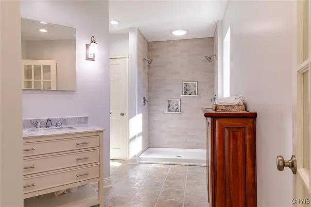 $1,075,000 | 5857 East Lake Road, Cazenovia, NY 13035