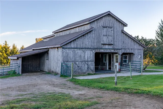 $1,075,000 | 5857 East Lake Road, Cazenovia, NY 13035