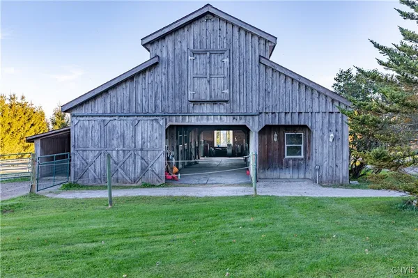 $1,075,000 | 5857 East Lake Road, Cazenovia, NY 13035