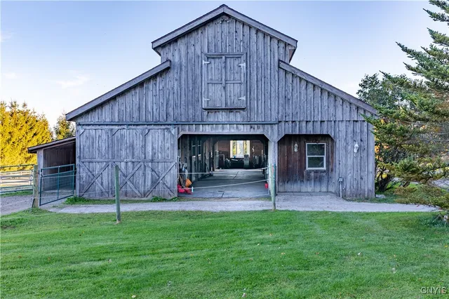 $1,075,000 | 5857 East Lake Road, Cazenovia, NY 13035