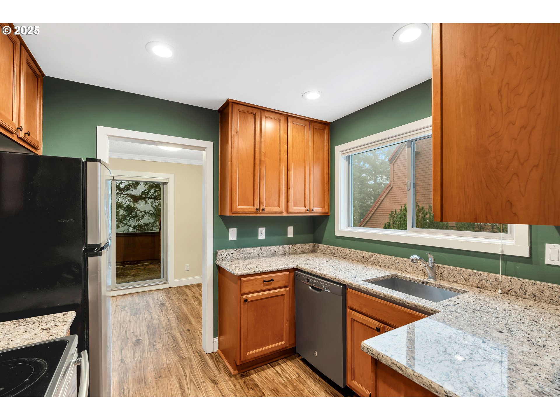 35 Oswego Lake Oswego, OR 97035 - Photo 15 of 31