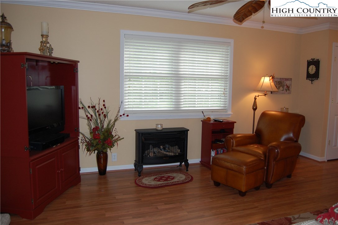 138 Golden Rod Loop Newland, NC 28657 - Photo 3 of 20 Gallery Image 3