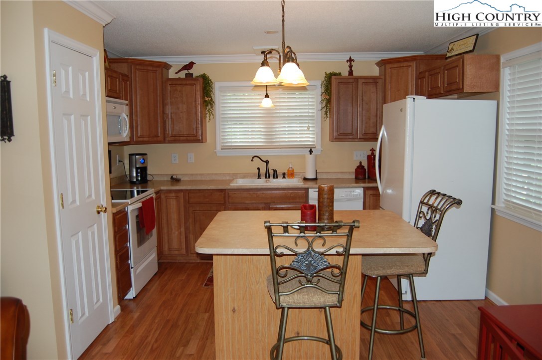 138 Golden Rod Loop Newland, NC 28657 - Photo 5 of 20 Gallery Image 5
