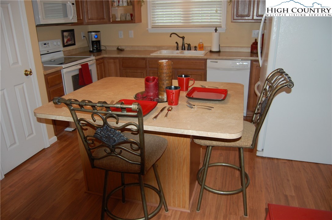 138 Golden Rod Loop Newland, NC 28657 - Photo 8 of 20 Gallery Image 8