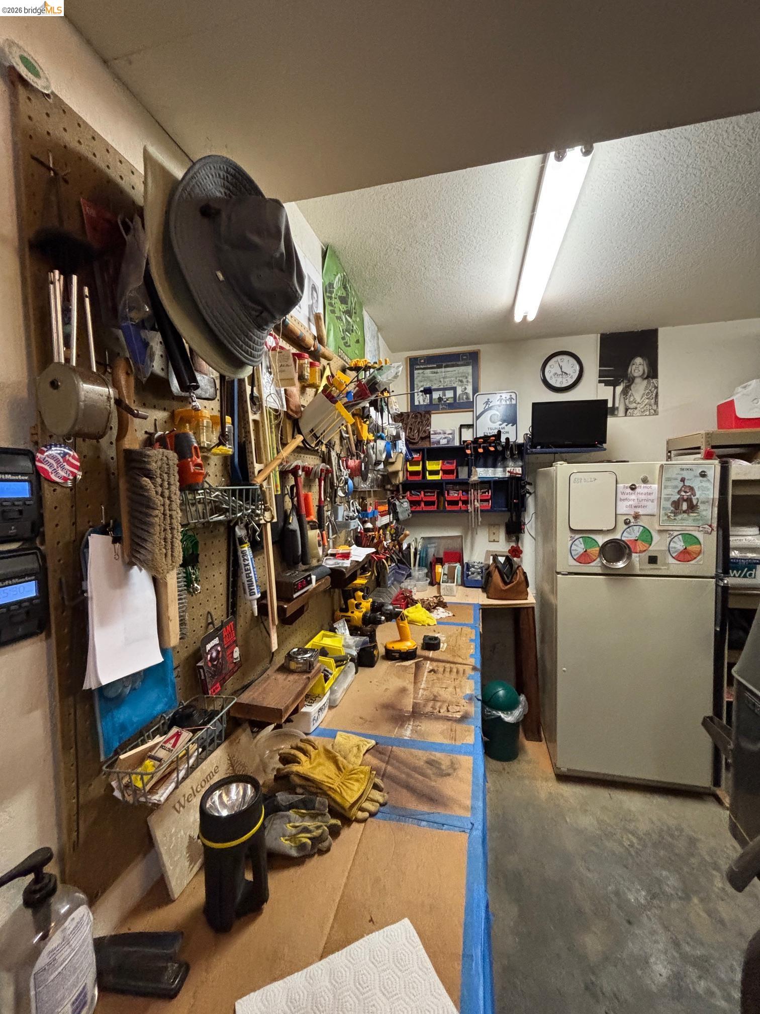 20728 Point View Drive Groveland, CA 95321 - Photo 37 of 45 a view of a room with gym equipment