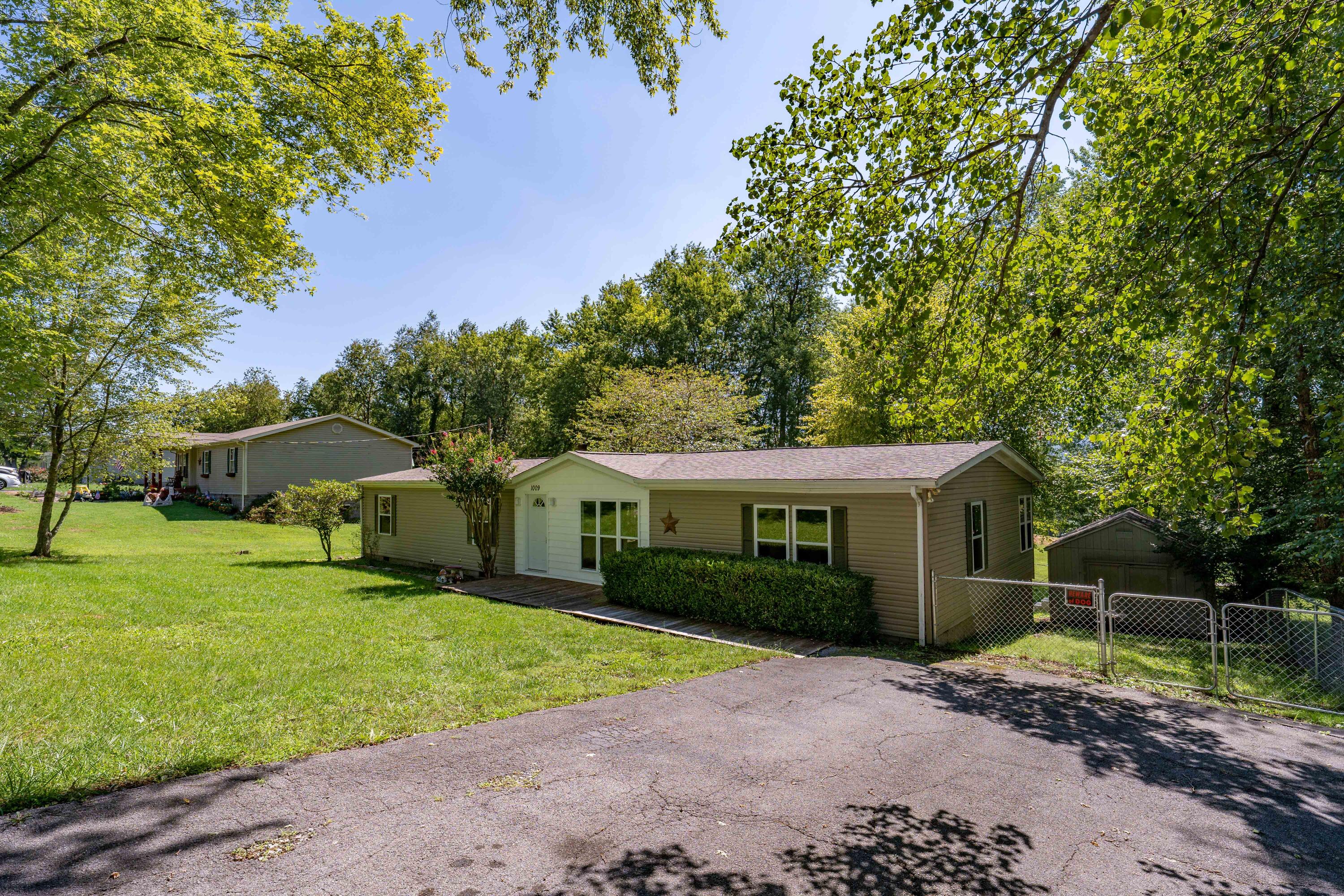 1009 Barber Road Bristol, TN 37620 - Photo 8 of 40 1009 Barber Road (2 of 40)
