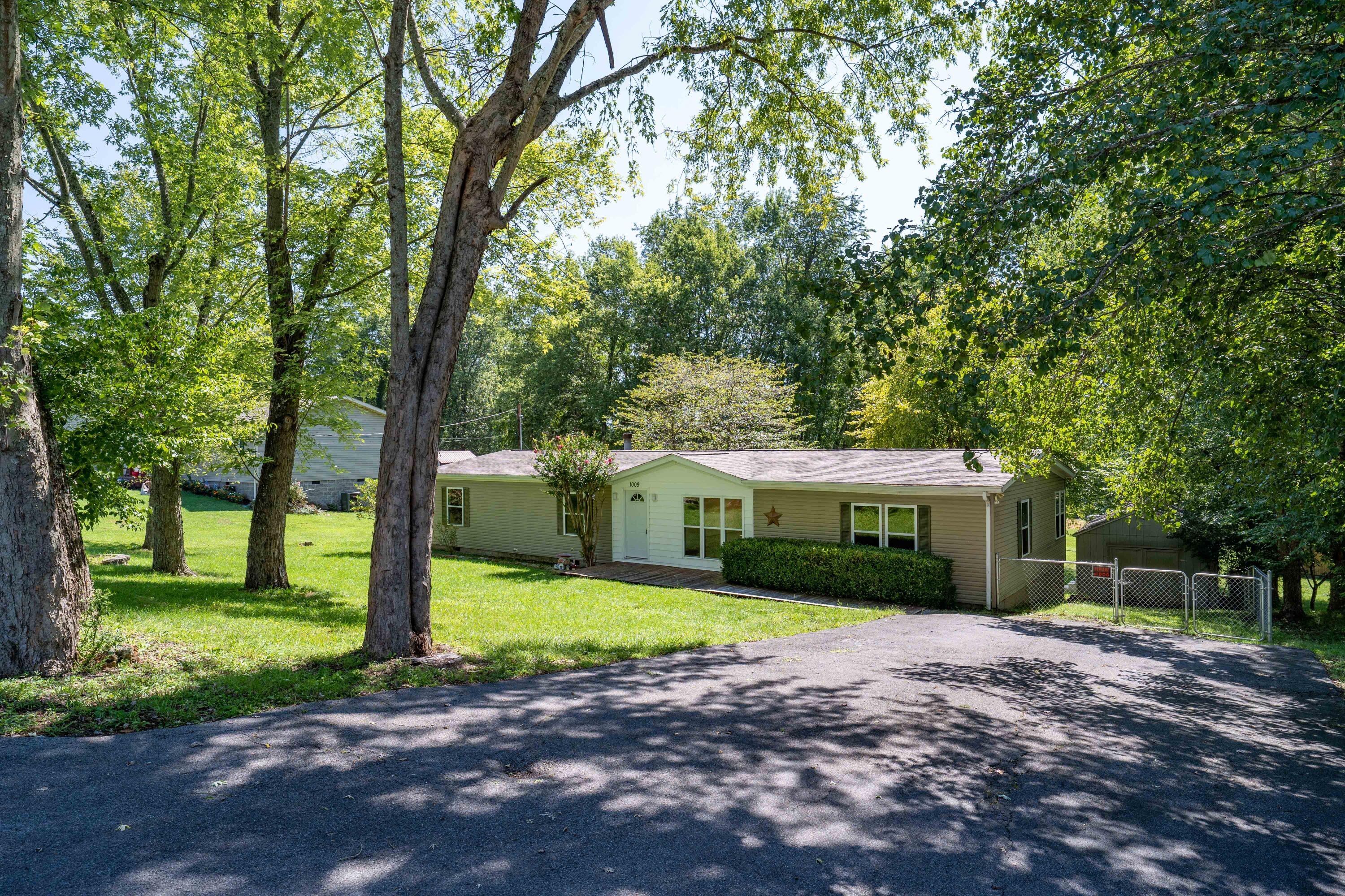 1009 Barber Road Bristol, TN 37620 - Photo 9 of 40 1009 Barber Road (1 of 40)
