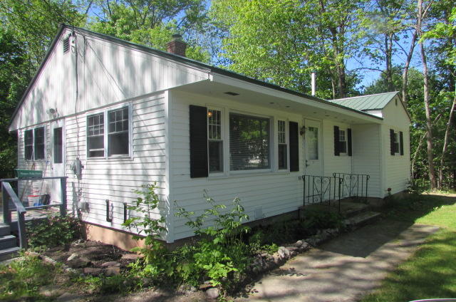 107 Enfield Road Lincoln, ME 04457 - Photo 2 of 22 IMG_2403