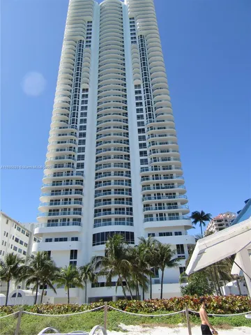 $1,550,000 | 6365 Collins Avenue, Unit 1008, Miami Beach, FL 33141
