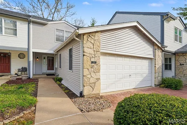 $375,000 | 1554 Charlemont Drive, Chesterfield, MO 63017