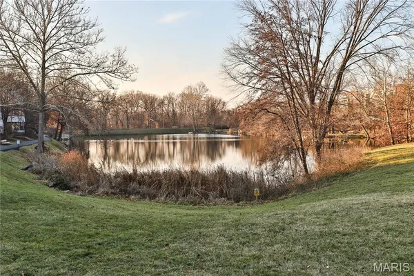 $385,000 | 1554 Charlemont Drive, Chesterfield, MO 63017