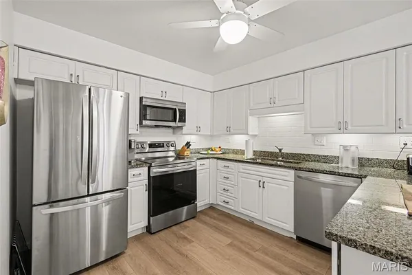 $399,000 | 1554 Charlemont Drive, Chesterfield, MO 63017