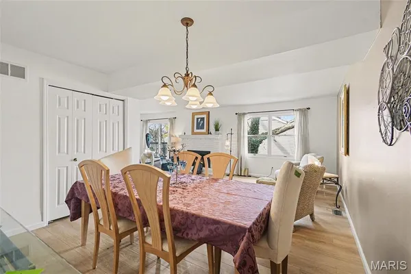 $399,000 | 1554 Charlemont Drive, Chesterfield, MO 63017