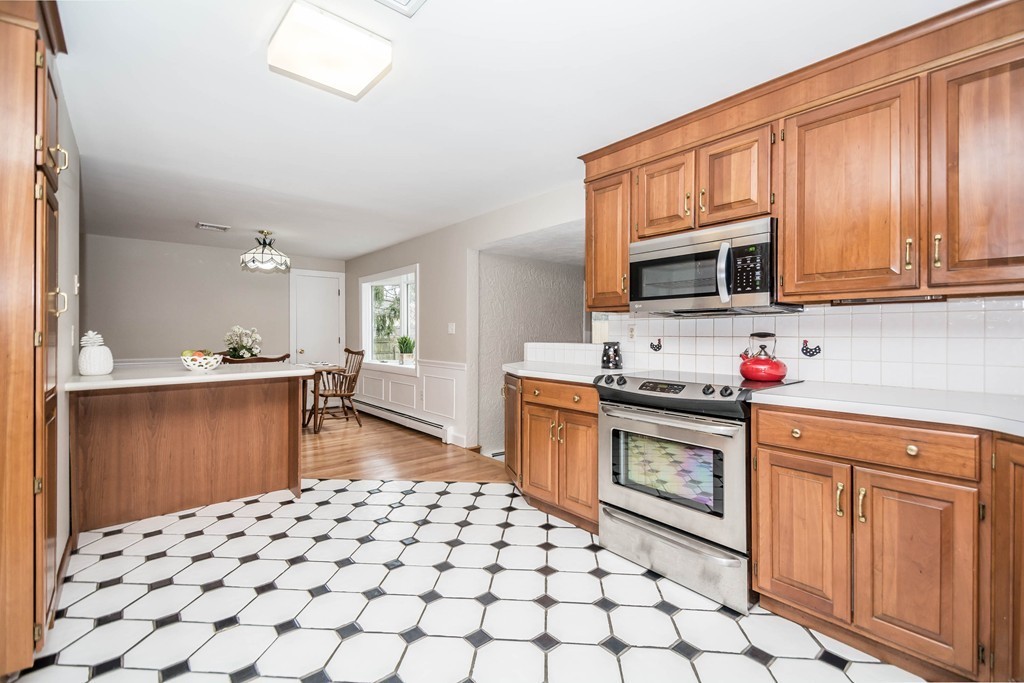 41 Knollwood Road Reading, MA 01867 - Photo 14 of 30 Gallery Image 14