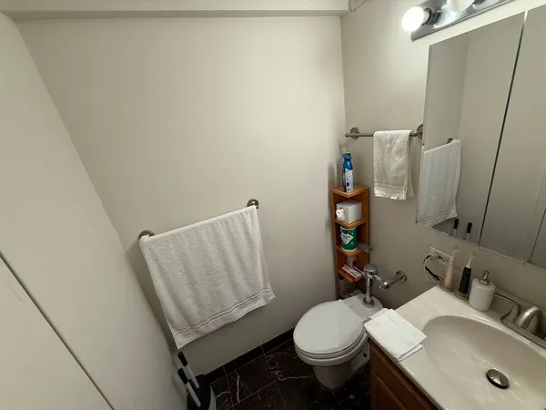 $2,200 | 222 East Pearson Street, Unit 303, Chicago, IL 60611