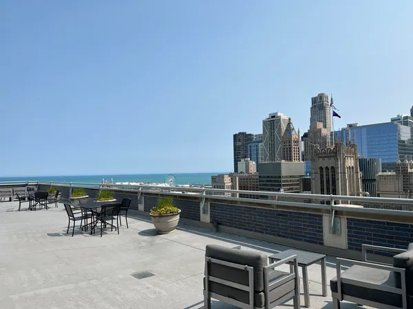 $2,200 | 222 East Pearson Street, Unit 303, Chicago, IL 60611
