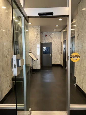 $2,200 | 222 East Pearson Street, Unit 303, Chicago, IL 60611