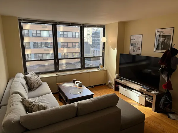 $2,200 | 222 East Pearson Street, Unit 303, Chicago, IL 60611