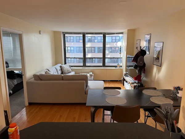 $2,200 | 222 East Pearson Street, Unit 303, Chicago, IL 60611