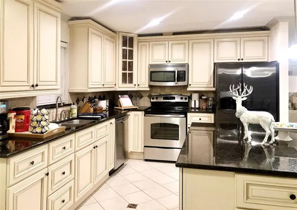 $3,950 | 10807 Marsh Lane, Dallas, TX 75229