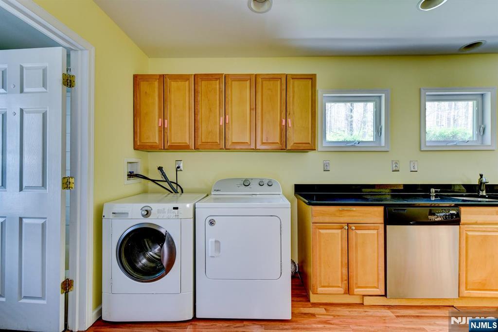 64 Hilltop Trail Sparta, NJ 07871 - Photo 18 of 40