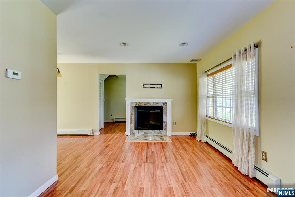 64 Hilltop Trail Sparta, NJ 07871 - Photo 8 of 40