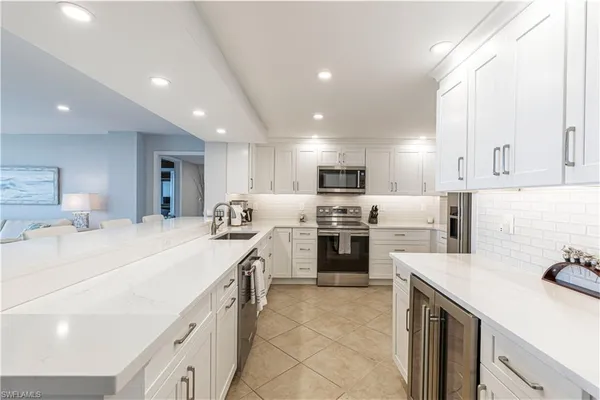 $12,000 | 11030 Gulf Shore Drive, Unit 901, Naples, FL 34108