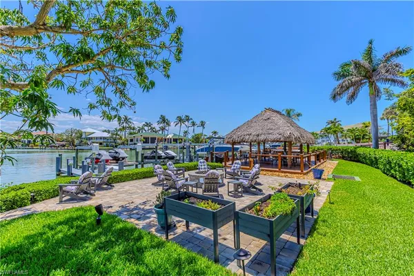 $12,000 | 11030 Gulf Shore Drive, Unit 901, Naples, FL 34108