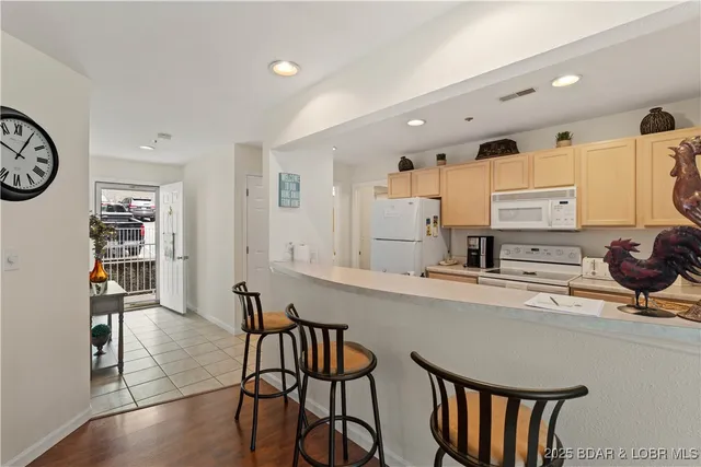 $289,900 | 4800 Eagleview Drive, Unit 323, Osage Beach, MO 65065