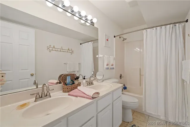 $289,900 | 4800 Eagleview Drive, Unit 323, Osage Beach, MO 65065