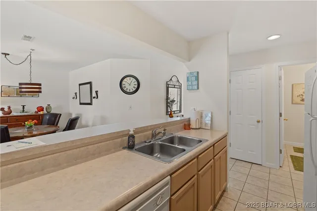 $289,900 | 4800 Eagleview Drive, Unit 323, Osage Beach, MO 65065