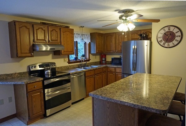 140 Mountain Road Holyoke, MA 01040 - Photo 8 of 30